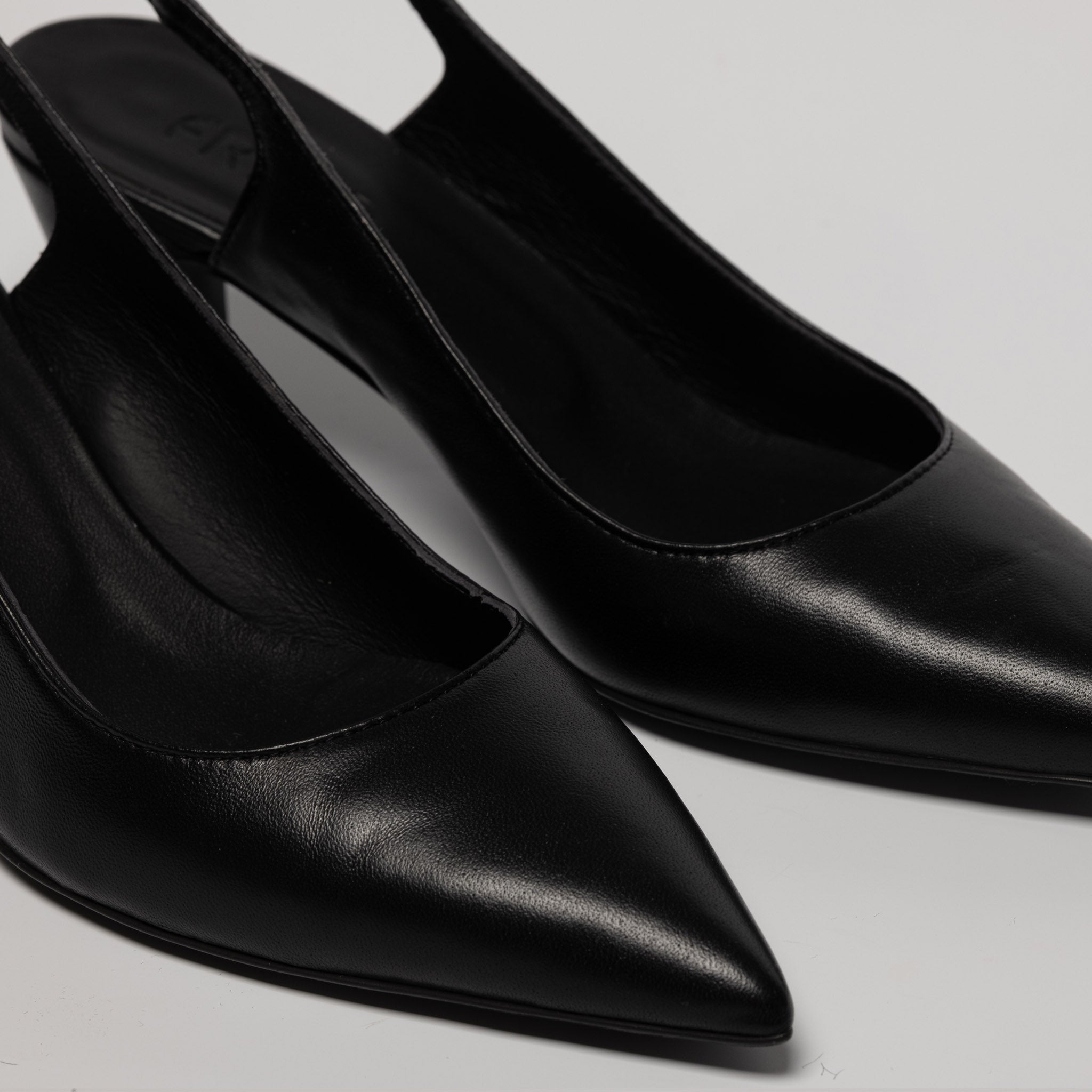 LUCE – Slingback Essential | Nappa nera