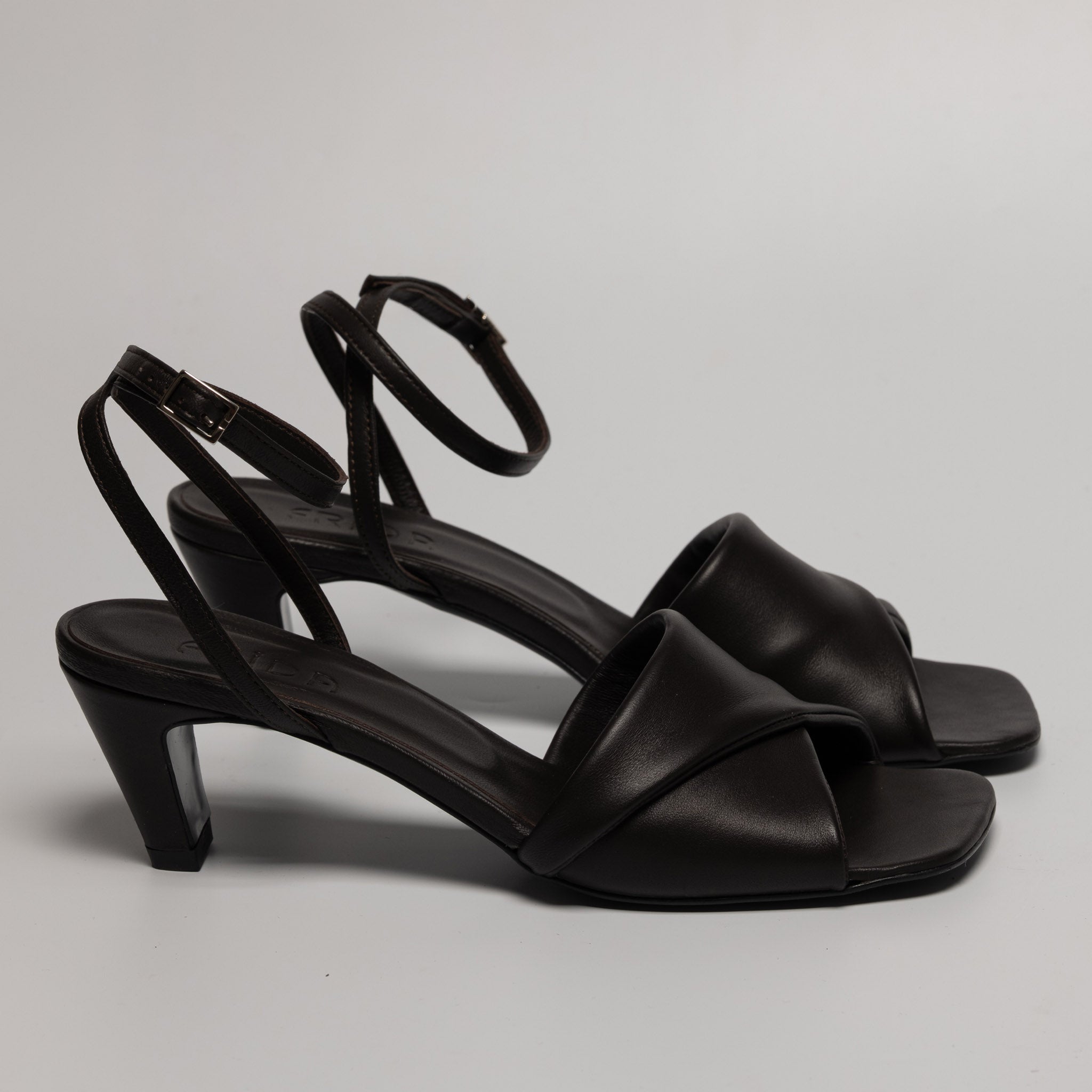 ALBA – Sandalo Essential | Nappa nera