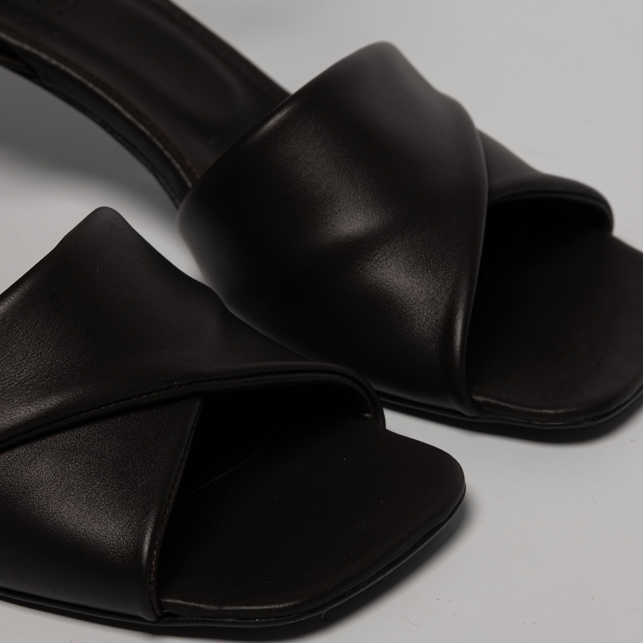 ALBA – Sandalo Essential | Nappa nera